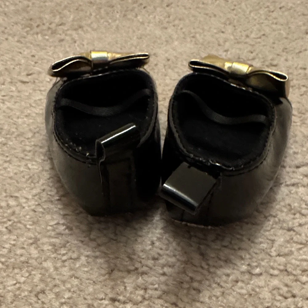 Gold and Black Baby Shoes with Bows - Picture 3 of 5